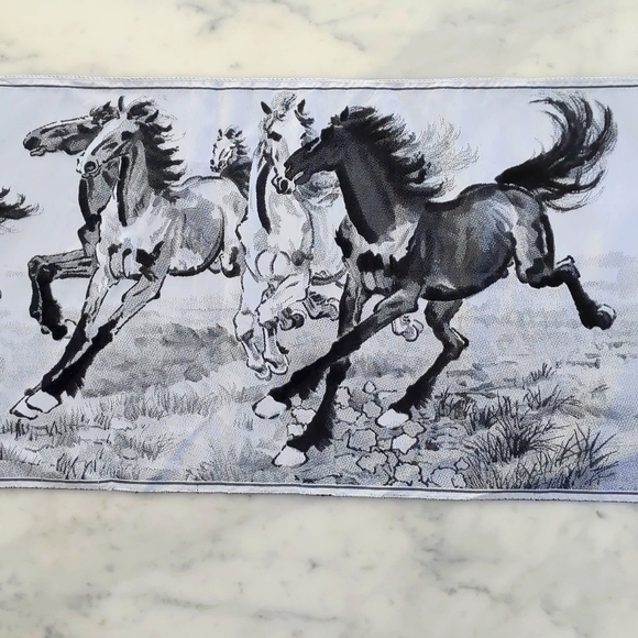 RARE FIND! NWOT. Vintage Chinese Art Six Galloping Horses Black & White Brocade. - Picture 2 of 4